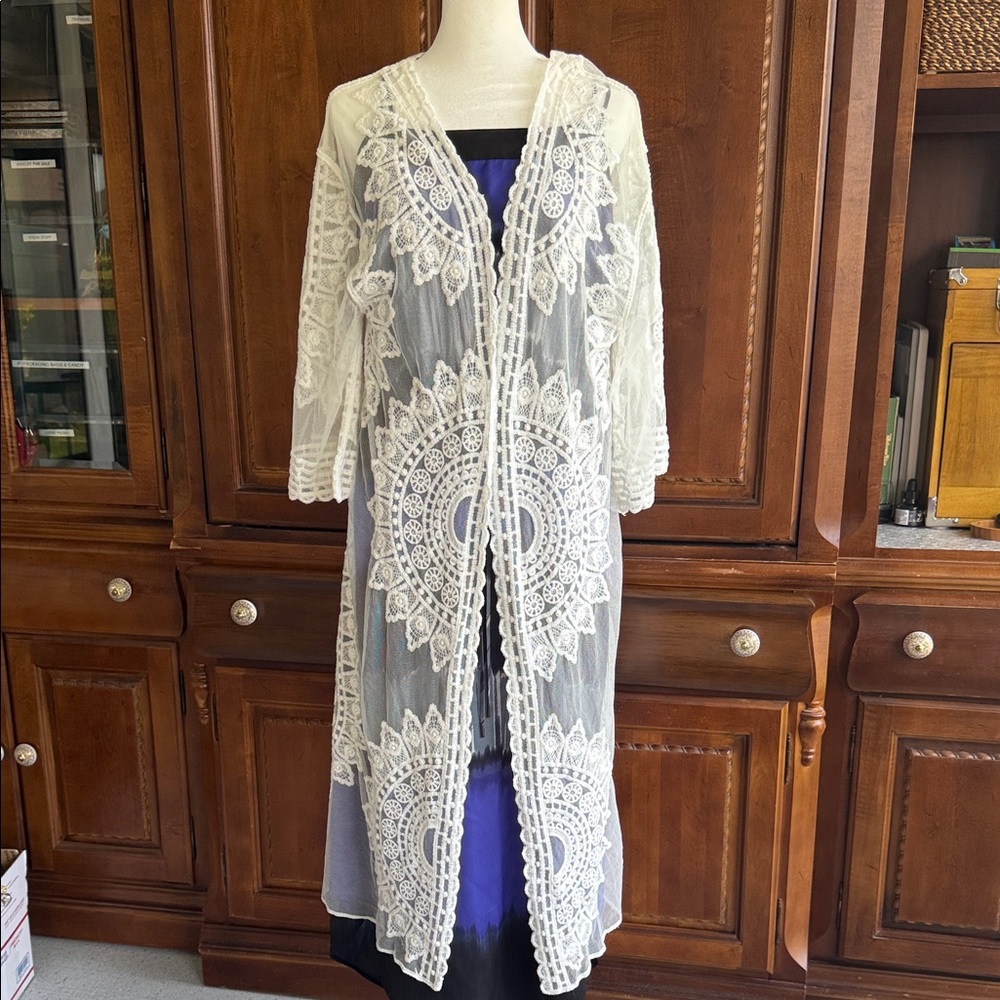 Like new Rachel Zoe White Lace kimono coverup